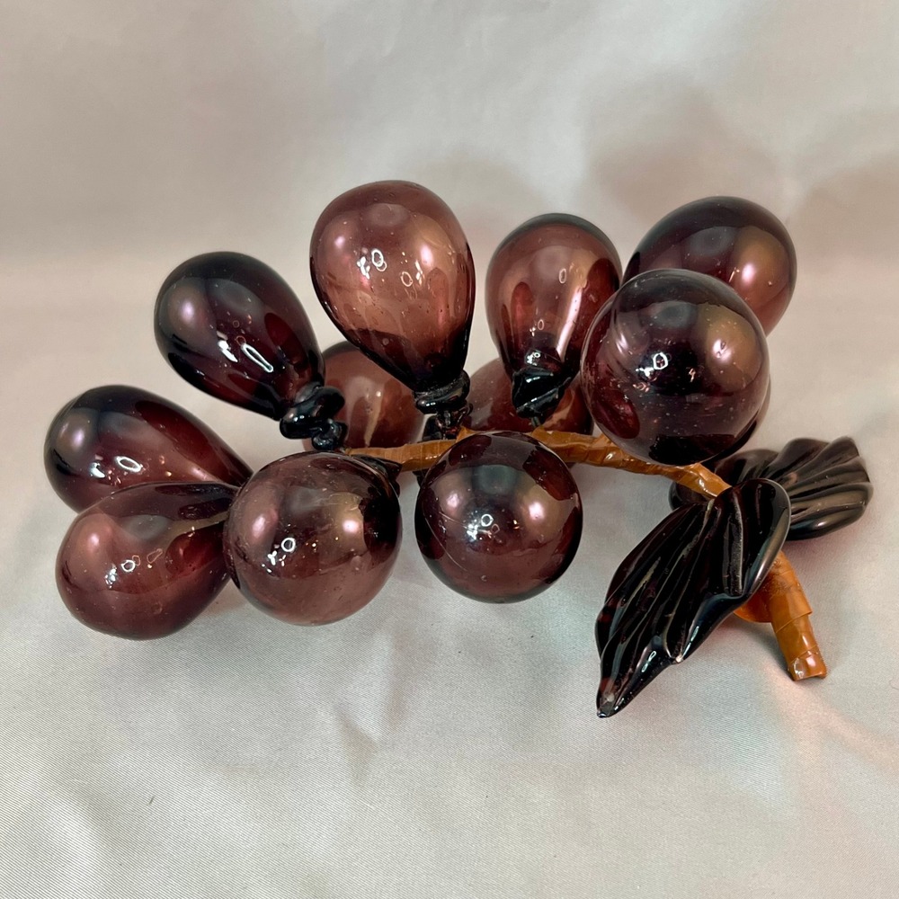 Unbranded Glass Grapes Amethyst Purple Good Vintage Mid Century Modern Decor